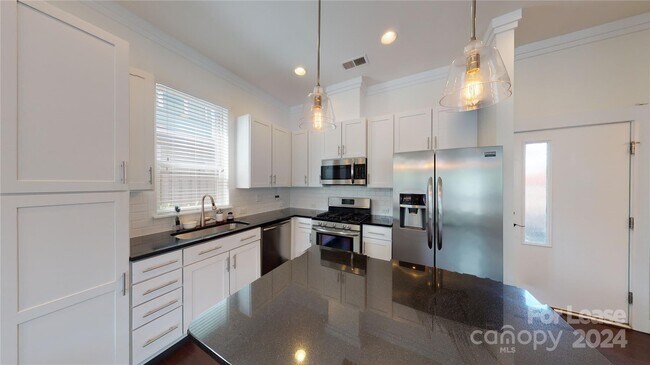 Foto del edificio - 930 Steel House Blvd