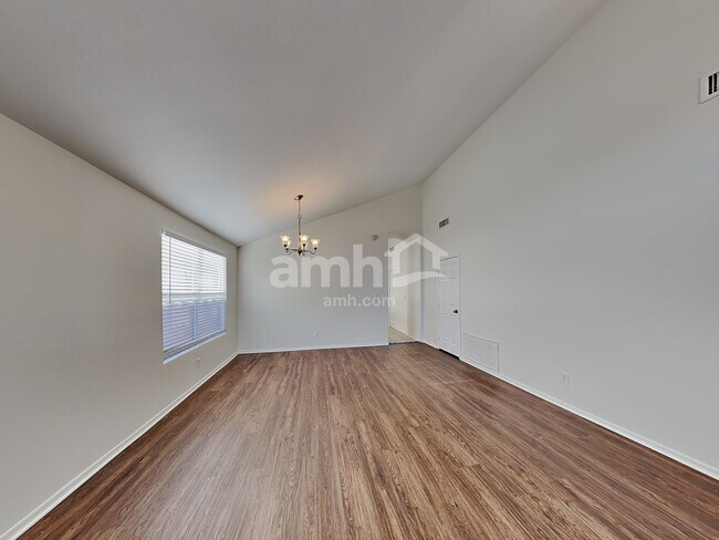 Foto del edificio - 7521 W Kerry Ln