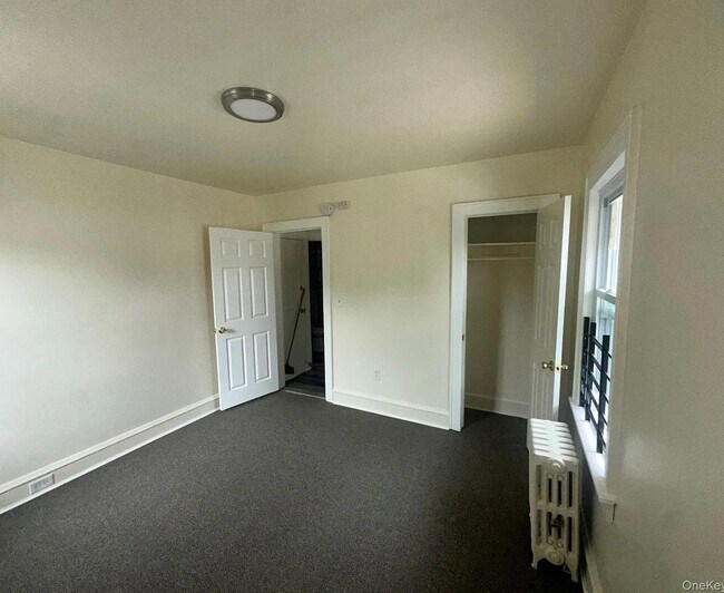 Foto del edificio - 14 Van Cott Ave