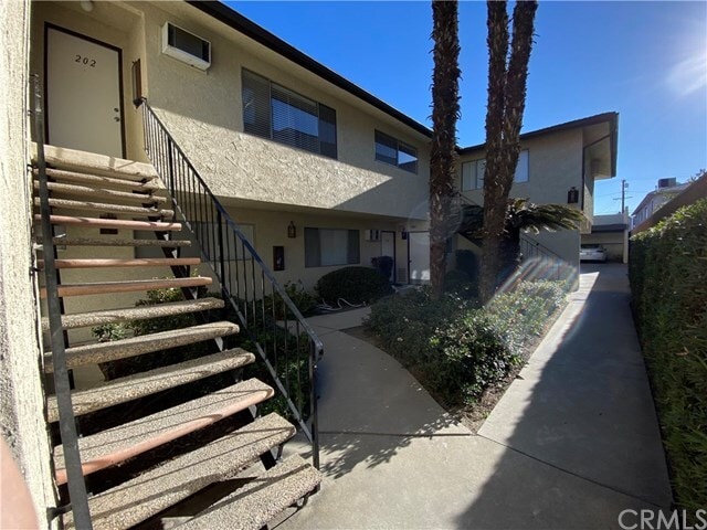Building Photo - 10612 Parrot Ave