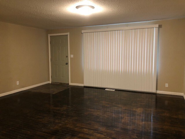 Foto del edificio - Lovely 3 Bed 1 Bath Home