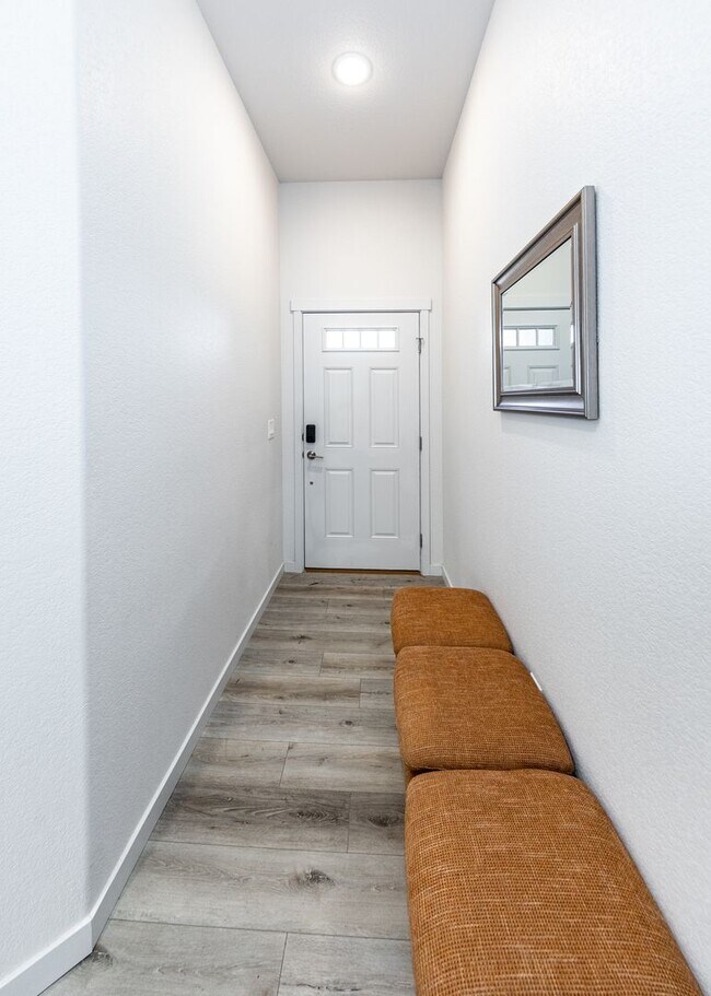 Building Photo - Gorgeous Views End Unit 3 Bed Townhome nex...