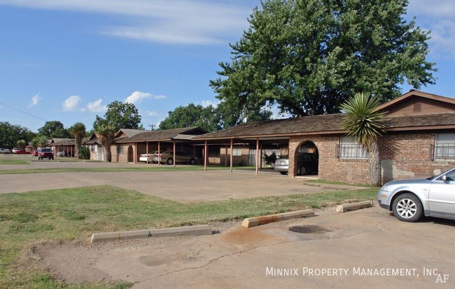 Primary Photo - Plainview Apartments 2 Bedroom 1 Bath - Ca...