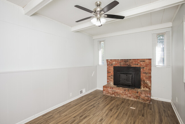 Building Photo - Charming Home in Columbia, SC!