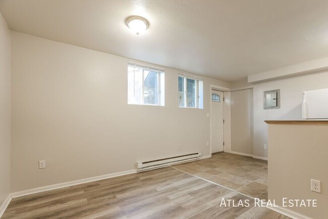 Foto del edificio - Fresh and Spacious 1 bed 1 bath in Denver!...