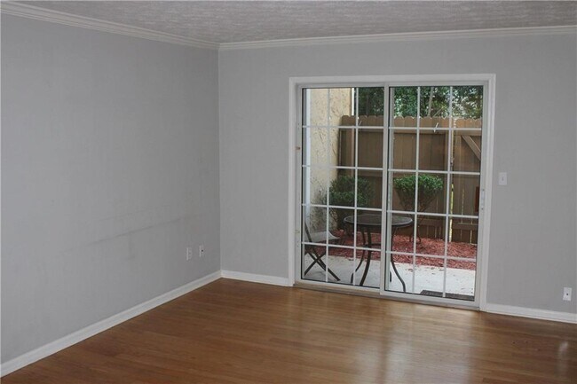 Foto del edificio - 3160 7 Pines Ct