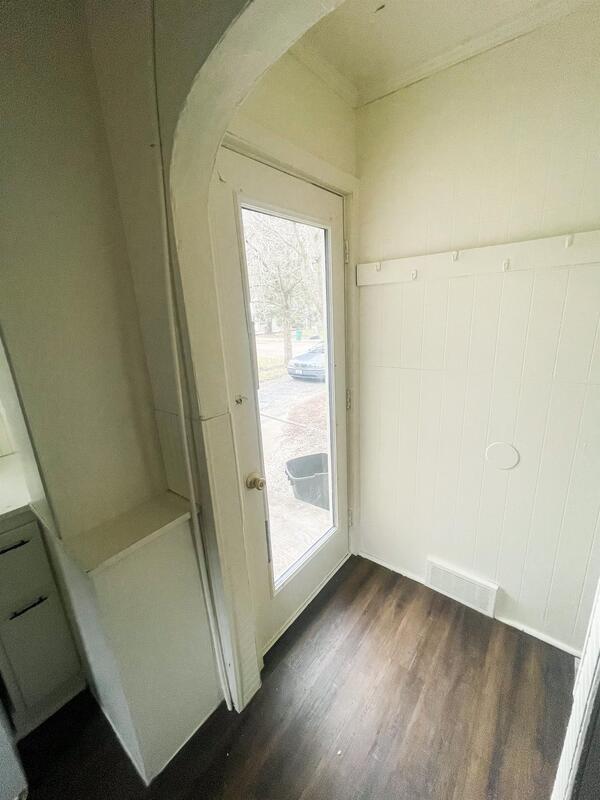 609 Crider Ave NE, New Philadelphia, OH 44663 Condo for Rent in New