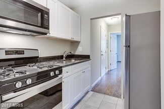 Building Photo - 1411 Ridge Pl SE