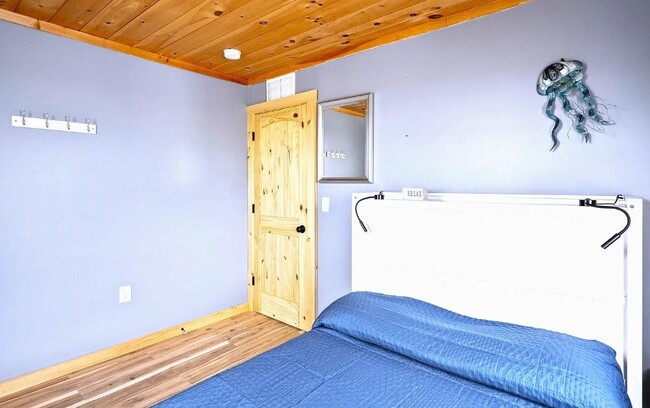 Building Photo - 16 Riverview Terrace