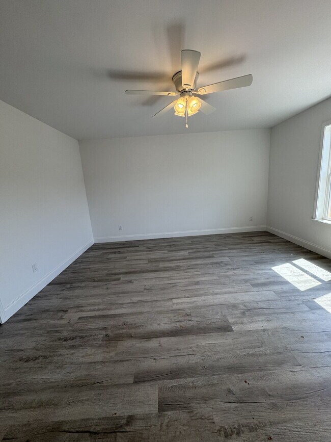 Foto del edificio - "Charming 3-Bedroom Retreat in Mars Hill: Cozy Comfort with 2 Full Baths!"