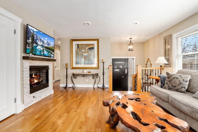 Building Photo - 2936 Warbler Pl