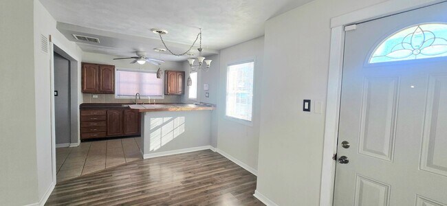 Foto del edificio - 1812 Shady Crest St