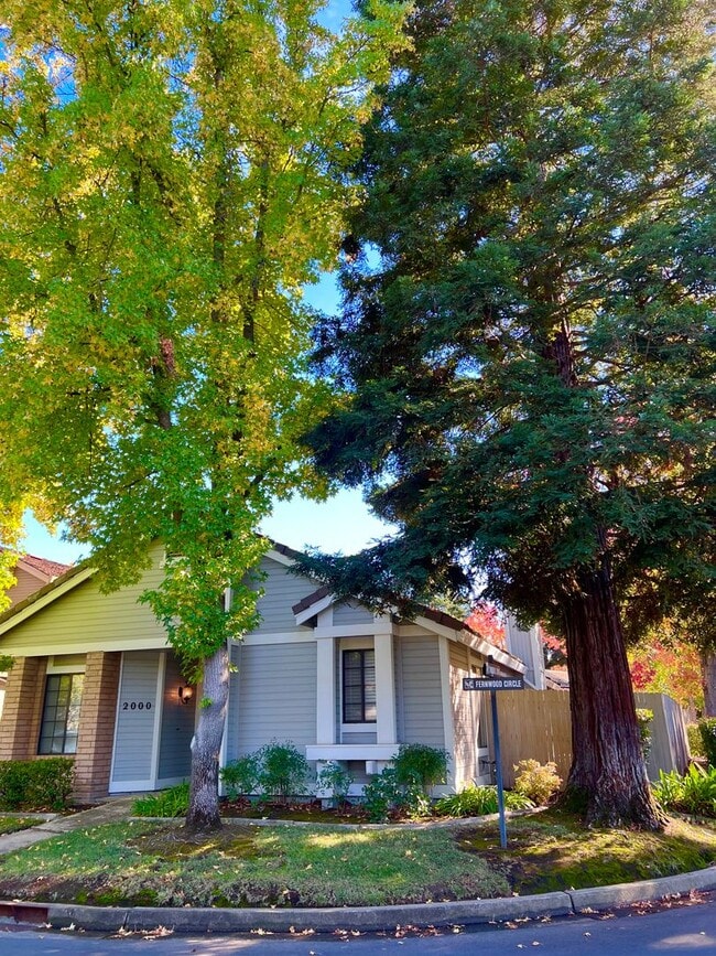 Foto del edificio - Beautiful 3 Bedroom Home in Roseville