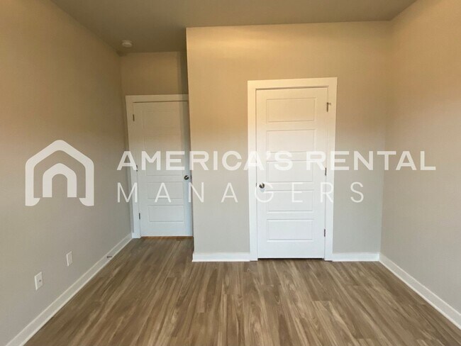 Foto del edificio - Home for Rent in Jemison, A!!   Sign a 13 month lease by 4/15 to GET 1 MONTH FREE RENT!!