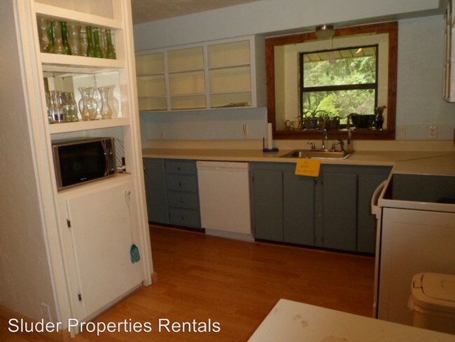 Building Photo - 643 Savannah Dr