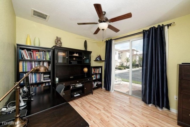Building Photo - 115 S Longport Cir