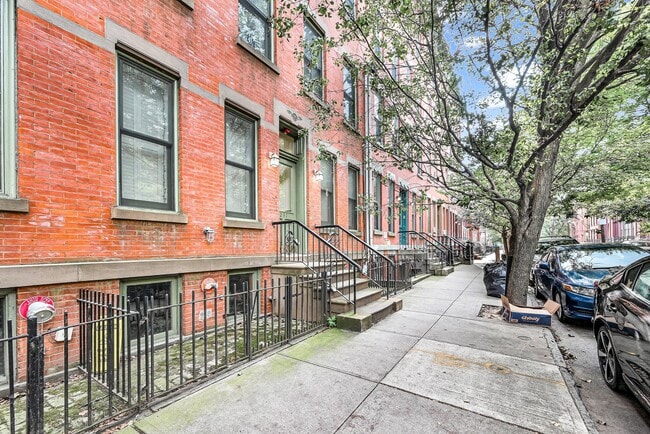 Building Photo - 231 3rd St