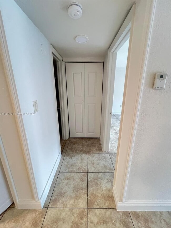 Foto del edificio - 7010 NW 186th St