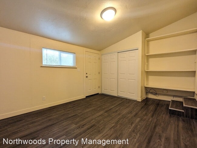 Building Photo - Studio, 1 bath House - 475 West 12th Alley...