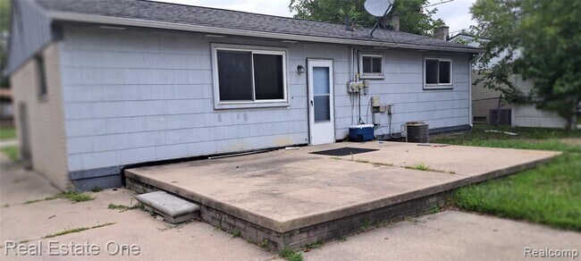 Foto del edificio - 30525 Cherry Ave