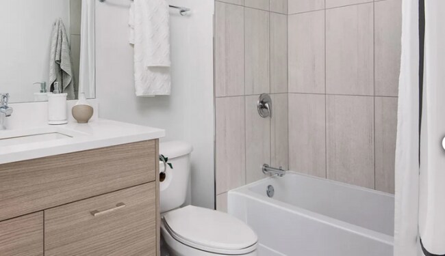 Foto del edificio - 310 N Canal St