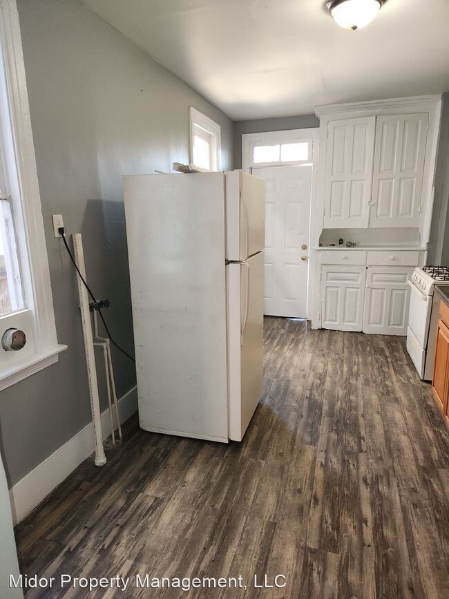 5 br, 1 bath House 228 East Poplar Street House Rental in York, PA