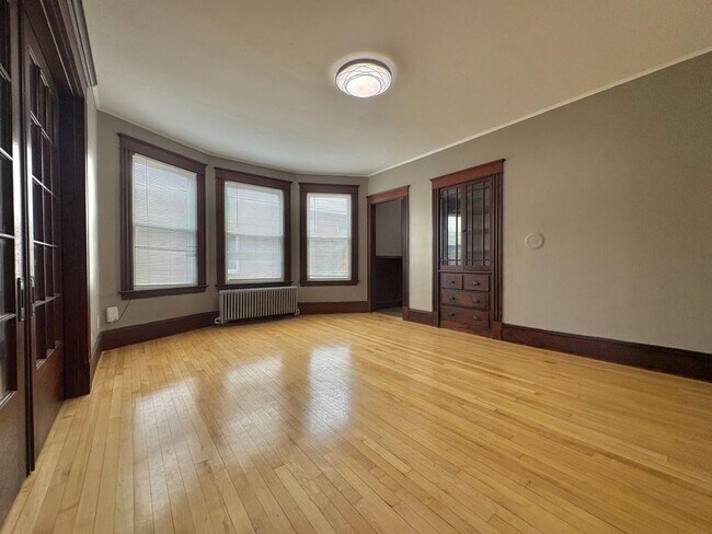 Foto del edificio - 203-205 Pine St Apt 5