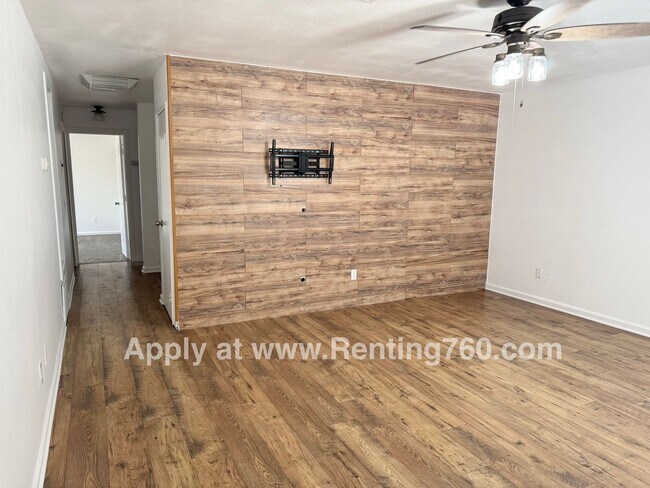 Foto del edificio - 3 Bed 2 Bath Home Near Military Base!