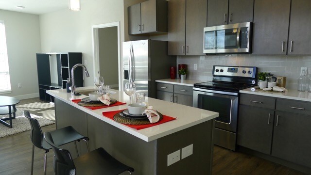 2HAB, 2BA - 970 ft² - 2525 Eliot Street Apartments