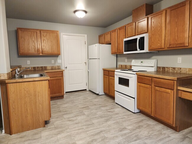 Foto del edificio - 912 E Georgia Ave