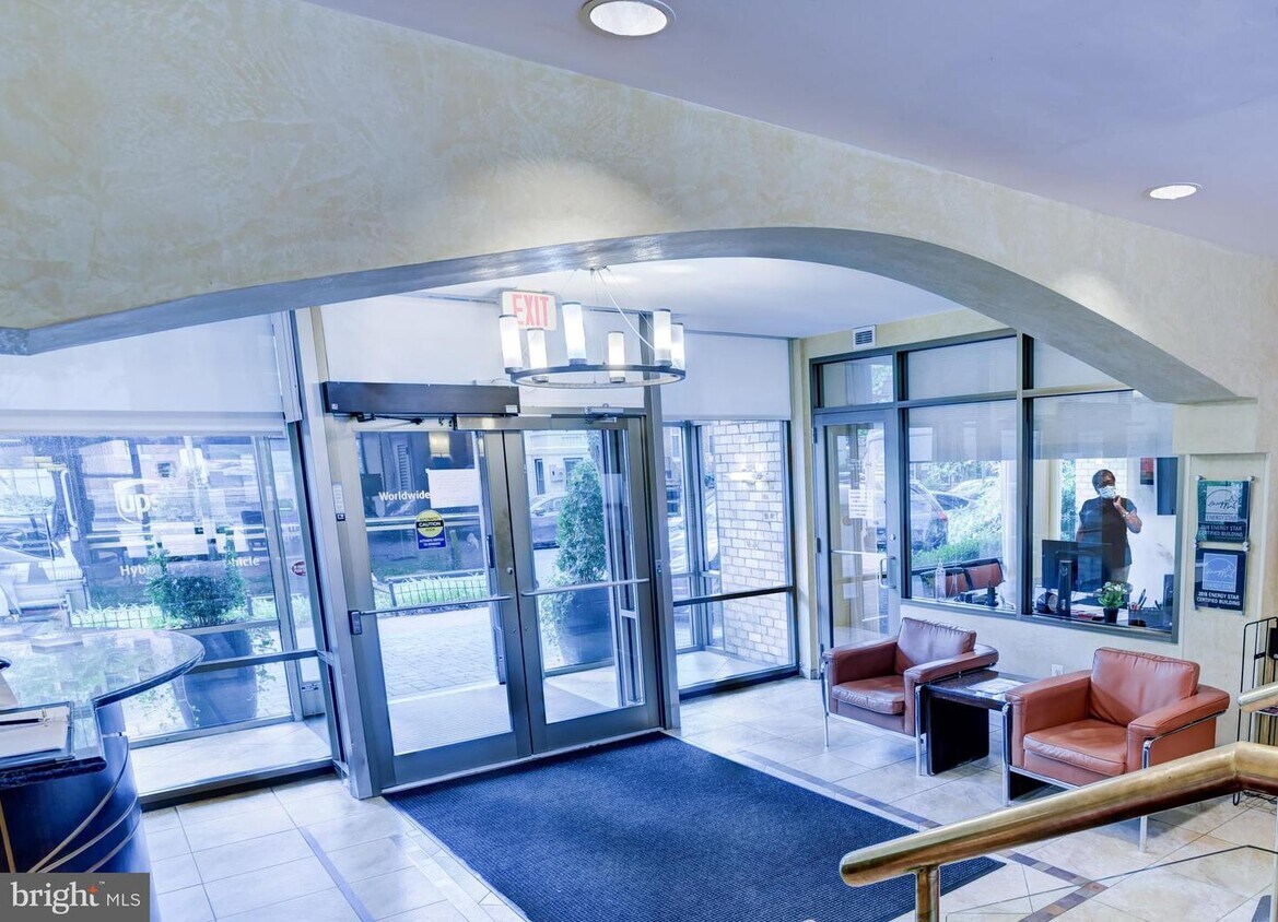 950 25th St NW Unit 812N, Washington, DC 20037 Room for Rent in