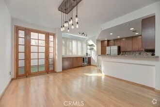 Building Photo - 501 Herondo St
