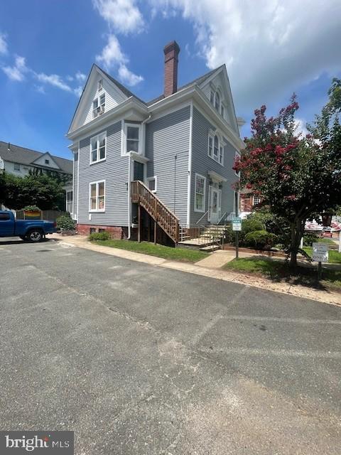 Primary Photo - 1122 Caroline St