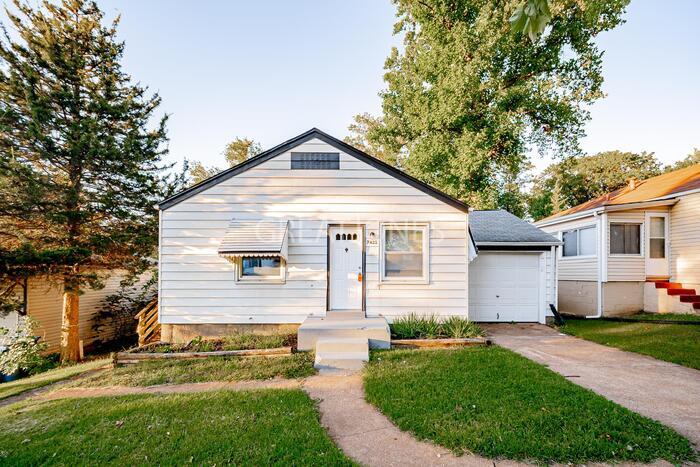 Primary Photo - 7425 Greenport Dr