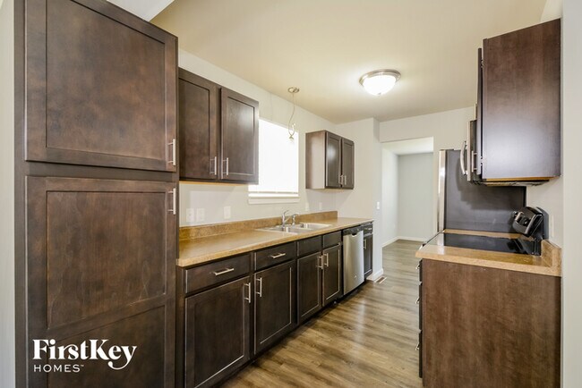 Foto del edificio - 1017 Carpathian Dr