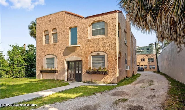 Foto principal - 1219 E Strawbridge Ave