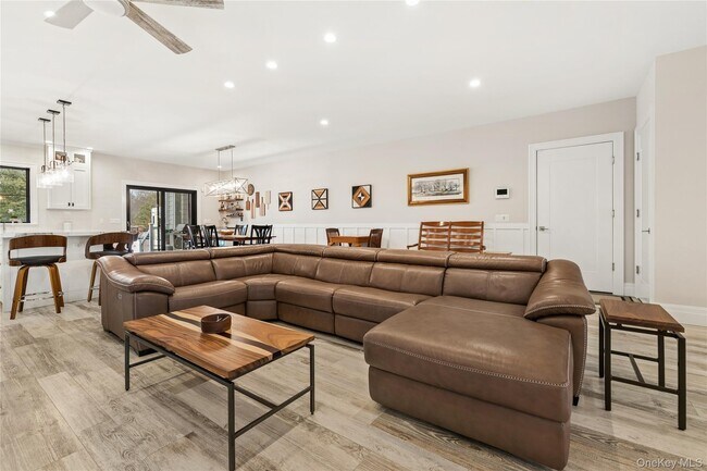 Building Photo - 55 S Phillips Ave