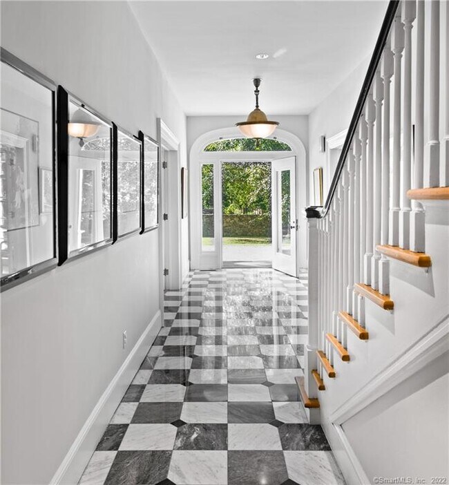 Building Photo - 77 Morningside Dr S