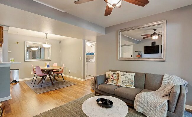 Foto del edificio - 4654 White Rock Cir