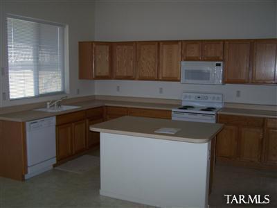 Building Photo - 3 Bedroom Continental Ranch