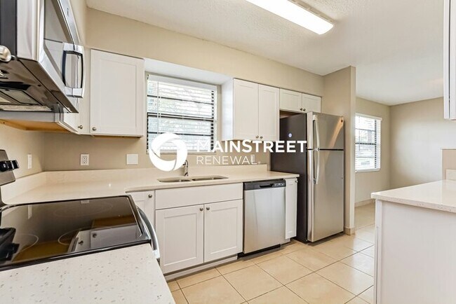 Foto del edificio - 3 Bedroom Pet-Friendly Home in COCOA, FL w...