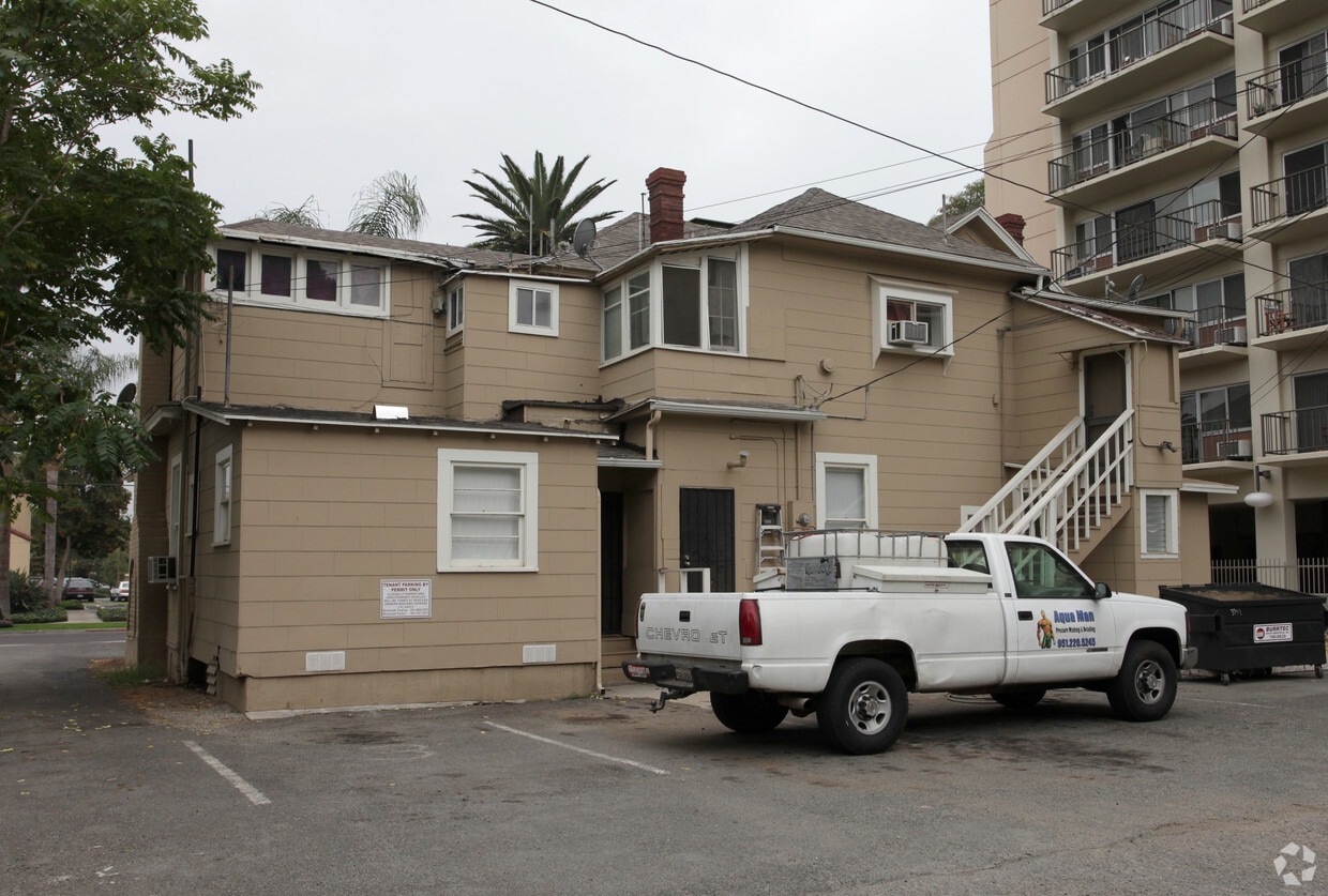 Building Photo - 3943 10th St