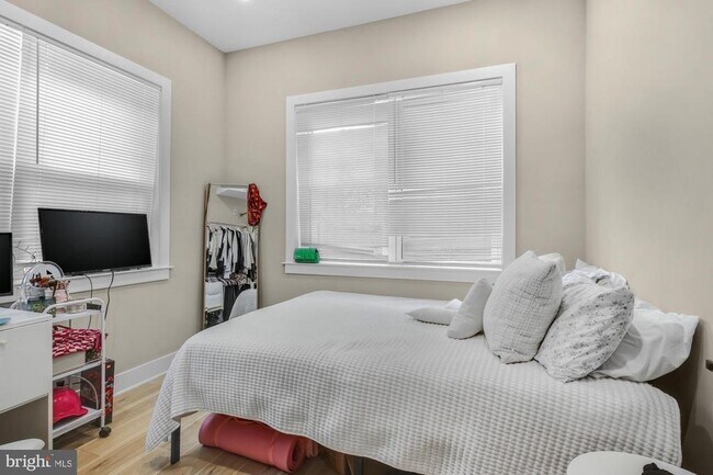 Foto del edificio - 2621 W Jefferson St