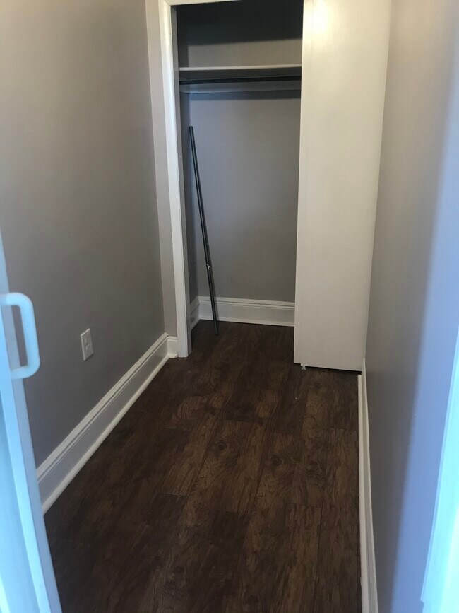 Foto del edificio - 6706 Meadowview Ave