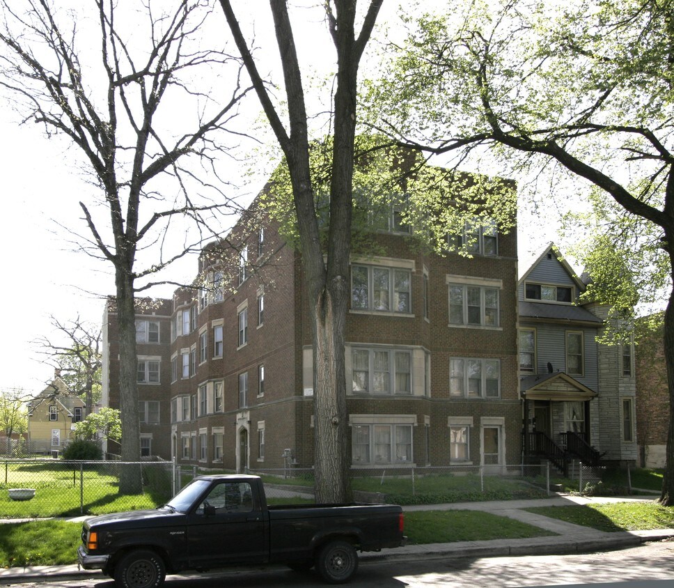 Primary Photo - 12013-12015 S Eggleston Ave