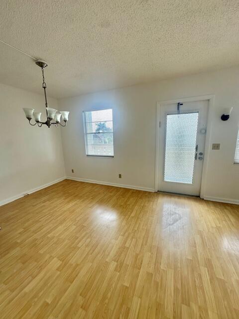 Foto del edificio - 3063 Ainslie Dr