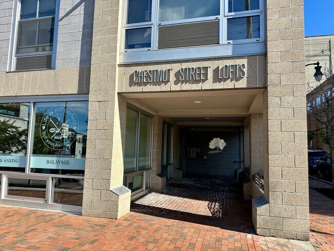 Foto del edificio - Penthouse Condo in Downtown Portland Peninsula