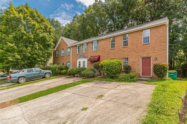 Building Photo - 2 br, 2.5 bath Townhome - 6628 Meadow Gree...