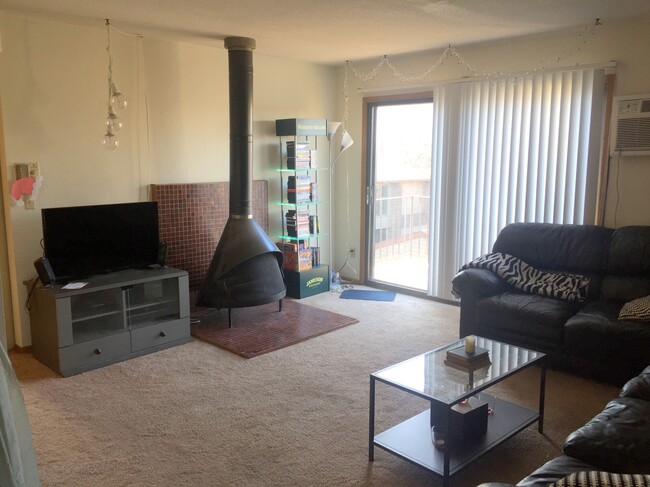 Foto del edificio - 310 8th St SE