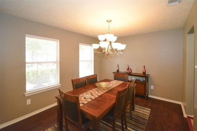 Foto del edificio - 3008 Middletrace Ln